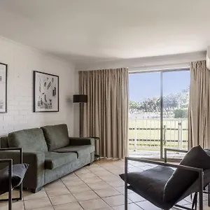 Main Australia