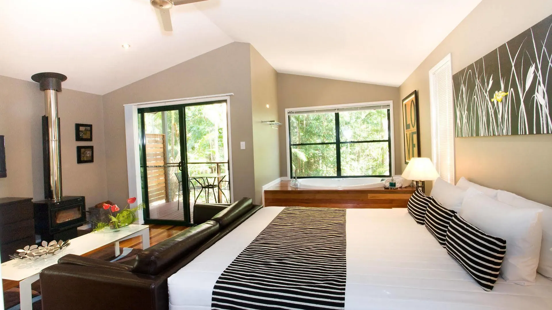 Amore On Buderim Rainforest Cabins Sunshine Coast Aparthotel