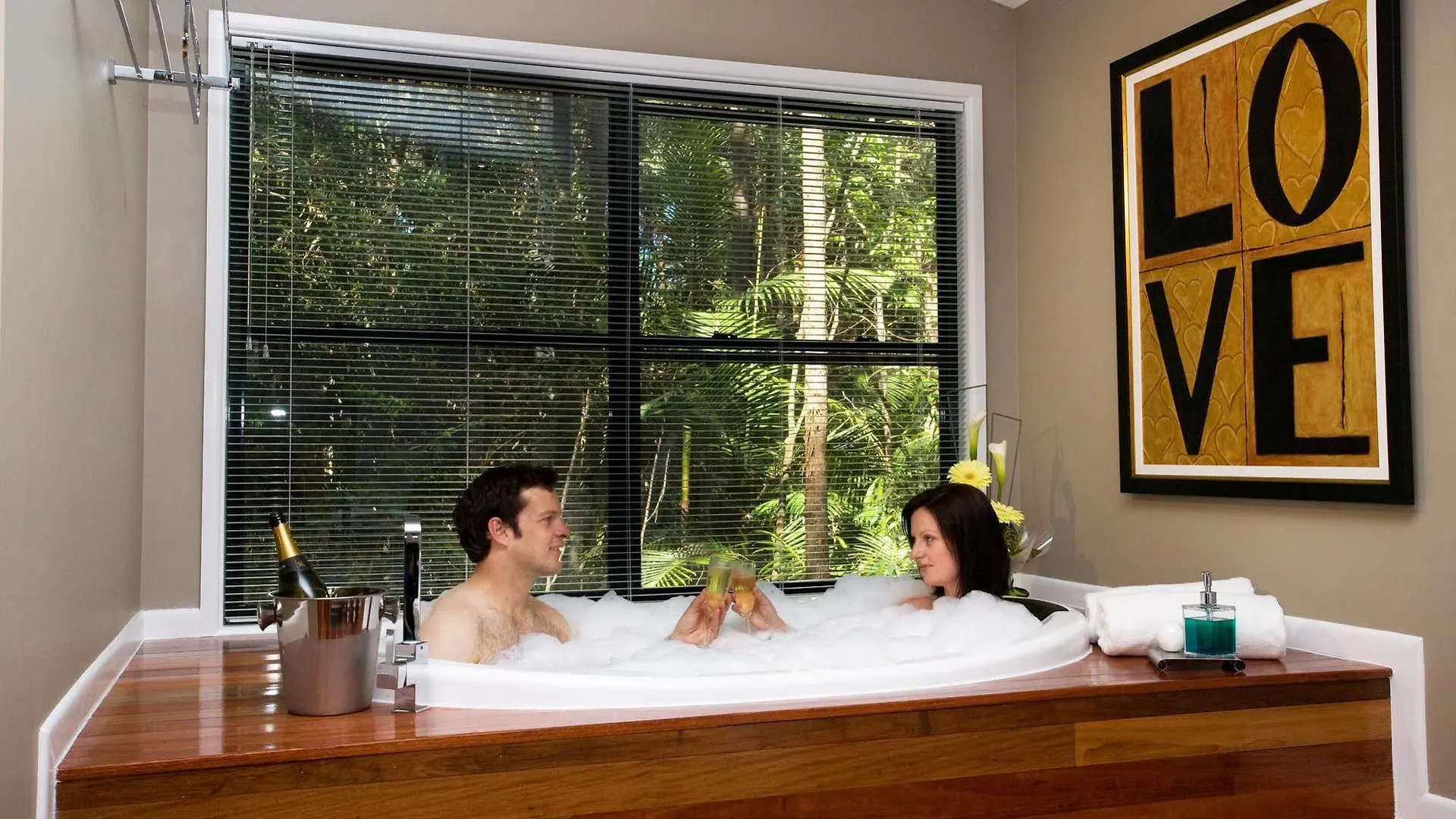 Amore On Buderim Rainforest Cabins Sunshine Coast Australia